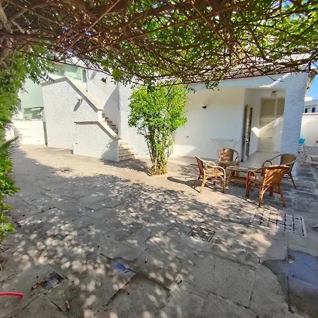 Elios, 400 Metri Dal Mare A Baia Holiday home *